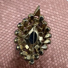 Vtg Unique Exclusive Oval Domed Blue Austrian Crystal Brooch. See pics.