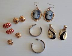 Lot Of Six Pierced Pairs Of Estate Earrings, One Pair No Back Multicolor aa
