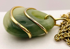 Vintage Faux Jade Gold Tone Pendant Chain Necklace