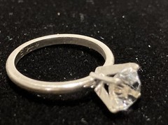 UNCAS SILVER TONE 1950’s VINTAGE GLASS SOLITAIRE RING