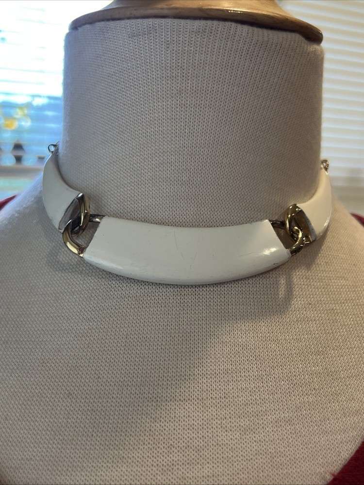 Vintage Signed Crown Trifari White Enamel Link Choker 15” Necklace (3155)