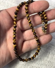 Beautiful Vintage Round Beaded Polished Tiger Eye Gemstone Necklace 16” CLEAN