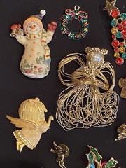 Vintage Christmas Holiday Jewelry Lot Brooches / Pins ~ Earrings ~ Key Ring
