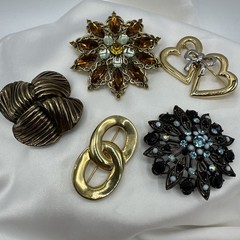 Lot of Five Mixed Vintage Brooches. See pics.
