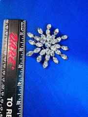Vintage brooch clear stones silver color base metal secure clasp