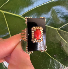Estate Mid-Century Coral & Onyx Cocktail Ring | 14k Yellow Gold | Ribbed Shank