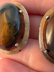 Vintage Faux Tiger Eye Seleni Gold Tone Clip Earrings Chunky Honey Brown Swirl