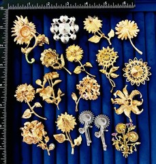 Lot of 17 Flower Brooches Pins Sunflower Daisy Mixed Costume Jewelry Rhinestone
