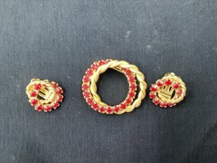 Jewelry Set Of 3 Gold Tone Ruby Stones Pin Back Brooch Clip On Earrings VTG