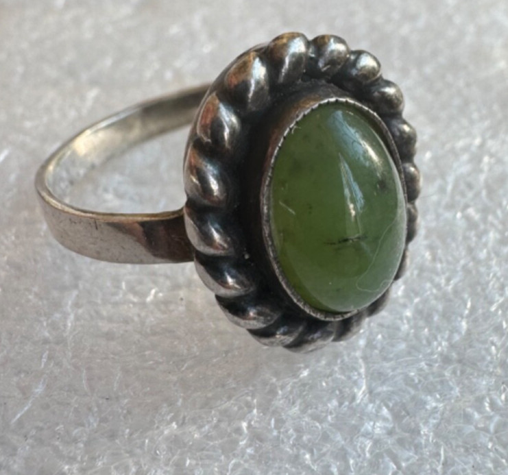 Vintage Silver 925 Soviet Era USSR Women’s Ring Stone Nephritis 8.75 size 4.65g