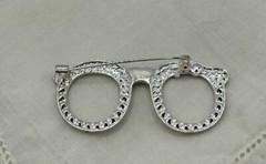 Silver Tone Eye Glasses Loads Of Sparkle Lots Of Dif Colors RS Brooch Pin