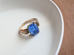 Vintage Art Deco UNCAS Faceted Blue Glass Rhinestone Gold Filled Ring sz 6.25