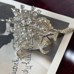 Vtg 1950s Rhinestone Flower Brooch – 2.75” – Sparkling Silver Tone Stem & Leaves