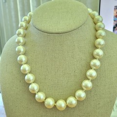 Vintage Oversized Graduated Faux Pearl Necklace Knotted Statement 17in 51g
