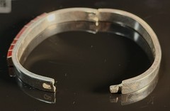 Vtg Red Jasper Inlay Sterling Silver Modernist BOHO Chic Hinged Bangle Bracelet