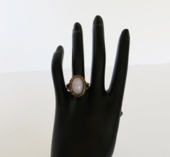 Vtg pink polished stone cabochon brass tone braided open band adjustable ring