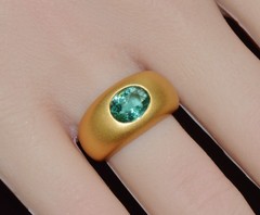 NATURAL 1.62CT EMERALD SOLID 750 18K GOLD MATTE DOME RING MODERNIST SIGNET STYLE