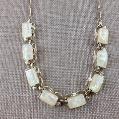 Vintage Cream Faux Mop Confetti Thermoset Lucite Gold Tone Choker Necklace 16″