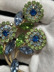 Vtg WEISS Signed Rhinestone Brooch Earrings Set Blue Green Floral Demi Parure
