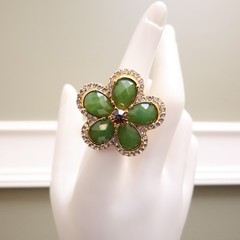 Joan Rivers ring green flower imitation jade clear crystals vintage signed Size7