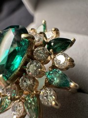 Antique Green And White Stone 14K Yellow Gold Cocktail Ring