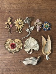 Vtg Floral Leaf Brooches Gold Silver Avon Emmoms Quirky Hippy Chiq Cottage Core