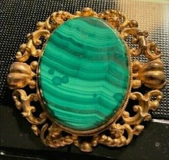 VINTAGE EARLY MALACHITE AND GOLD METAL RUSSIAN LARGE BROOCH