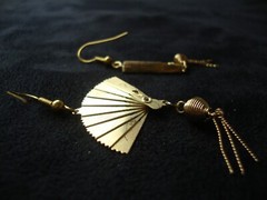Vintage 1970s Enchanting Chinese Phoenix & Crane Etched Folding Fan Hook Earring