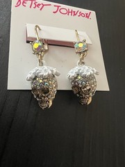 Betsey Johnson Skull Earrings Rare – G2