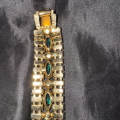Vintage Juliana Emerald Green Rhinestone Gold Tone Bracelet