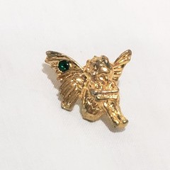 Angel Fairy Sitting Holding Legs Rhinestone Lapel Pin 3/4″ Vintage Gold Tone