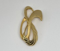Vintage Signed Tona Ribbon Brooch Brushed and Textured Gold Tone Swirl Design