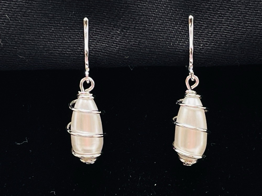 Sarah Coventry Dangle Tear Drop Caged Faux Pearl Silver Tone Clip on Earrings