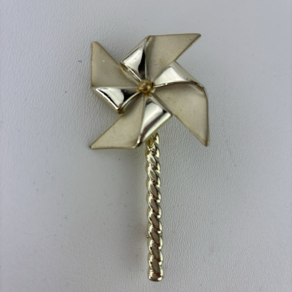 AJC Gold Tone Spinning Garden Pinwheel Brooch Pin Large 3″ Vintage