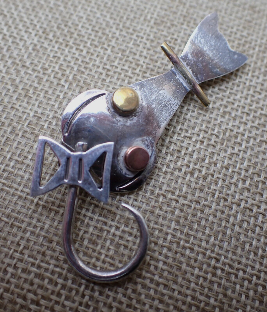 Kitty Cat Pin with a Swinging Tail Mexico 925 Sterling Silver 2-5/8″ 9.6 Grams