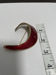 Large Statement Swoop Brooch Pin UNIQUE Ruby Red/Dark Gold Chunky. Approx 2.5In.