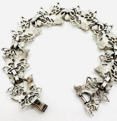 Unusual Signed Vtg Kramer Brushed Silver Tone Rhinestone Floral Bracelet 6.75″