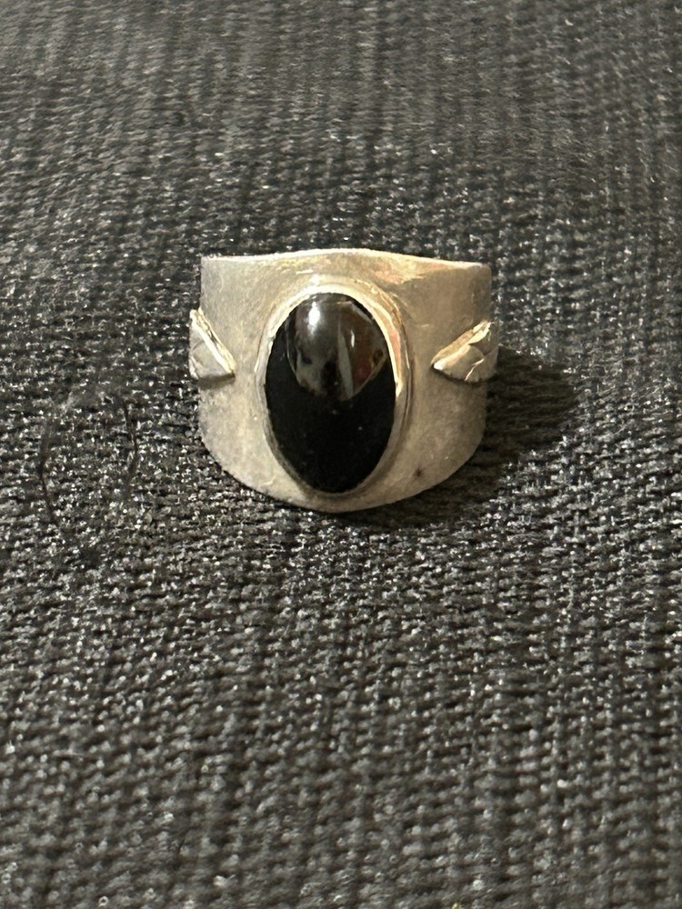 Unusual Vtg 925 Sterling Silver Oval Black Onyx Wide Band Ring Leaf Accents 6.5
