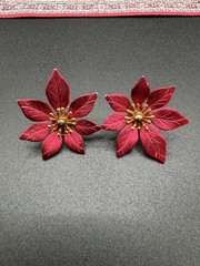 KC Stamped Poinsettia Holly Pin Brooch and Earring Set Gold-Tone Kenneth Cole