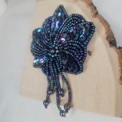 Vintage Avon 1988 Blossom Brooch Iridescent Beaded Floral Pin EUC Peacock