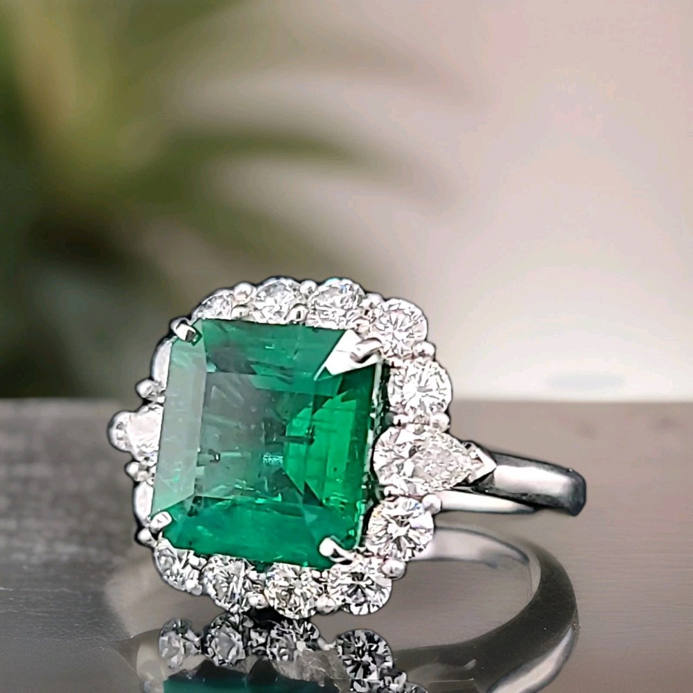 Vintage Platinum Engagement Ring 5.30CT. Gem Natural Green Emerald Square Shape