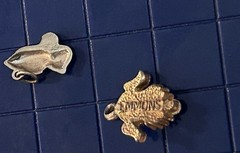Vintage Charm Holder Hanger Butterfly Pendant Display Yellow Gold WITH CHARMS!