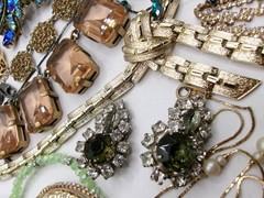 Vintage~Mod Estate Costume Jewelry Lot~AVON~CORO~JERI LOU~J CREW~SARAH~PARK LANE