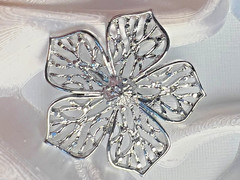 Vintage Gerry’s Signed Silver Tone Dogwood Flower Brooch 1 5/8″