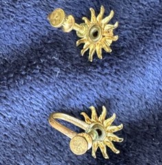 Vintage Sun Earrings Rhinestone Gold Tone Screw Back Dainty Everyday Retro