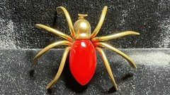 VTG 1930s-40s SPIDER BROOCH CHERRY RED BAKELITE & GOLD PLATED BRASS BODY MINTY!
