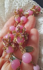 MIRIAM HASKELL 50’S SIGN 2-PC SET PINK PÂTÈ DE VERRE BEADS & MONTÉE BRASS ACCENT