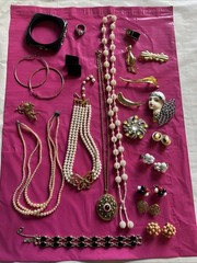 Lot Of Vintage Jewelry Mix Brooches Necklaces Bracelet Earrings Ring