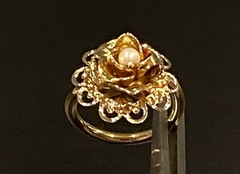 Sweet Vintage Emmons Rose Faux Pearl Ring Size 5.5-3.51gr