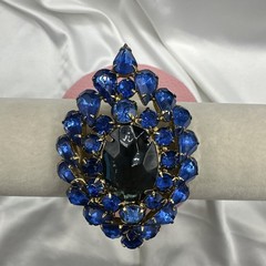 Vtg Unique Exclusive Oval Domed Blue Austrian Crystal Brooch. See pics.
